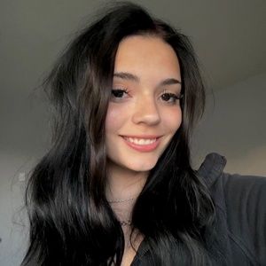 Meet your Posher, Hannah Marie